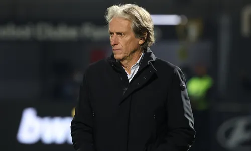 
          Imagem ilustrativa da imagem Jorge Jesus pode deixar Al Hilal no meio do ano e faz mistério sobre futuro
          