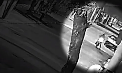 
          Imagem ilustrativa da imagem Jovem é executado com vários tiros no meio da rua no Sul do ES
          