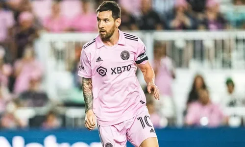 
          Imagem ilustrativa da imagem Messi renova com o Inter Miami até 2028 e adia aposentadoria após Copa do Mundo
          