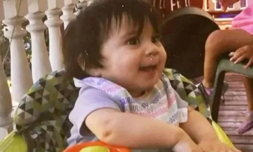 
          Imagem ilustrativa da imagem Mãe é presa ao deixar filha em cercadinho por 10 dias para viajar de férias
          