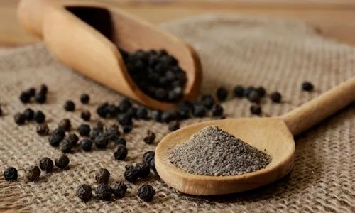 
          Imagem ilustrativa da imagem Maioria da pimenta-do-reino do Brasil é produzida no ES
          