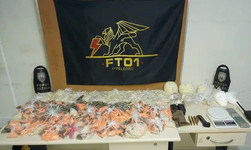 
          Imagem ilustrativa da imagem Mais de 3.700 pinos de cocaína são apreendidos pela PM em Vitória
          