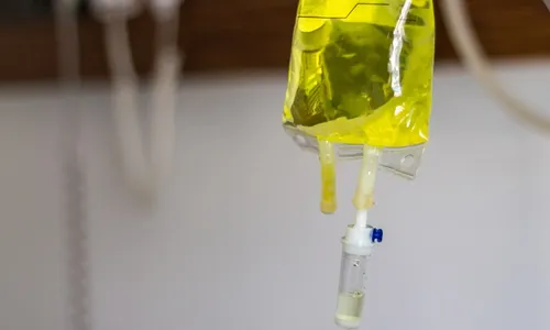 
          Imagem ilustrativa da imagem Médicos condenam "soro da beleza" que virou moda
          