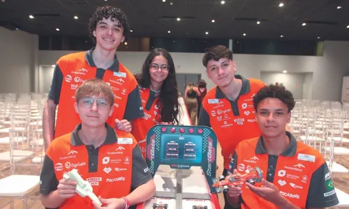 
          Imagem ilustrativa da imagem Meeting Tribuna de Educação: alunos de robótica encantam plateia
          