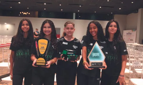 
          Imagem ilustrativa da imagem Meeting Tribuna de Educação: alunos de robótica encantam plateia
          