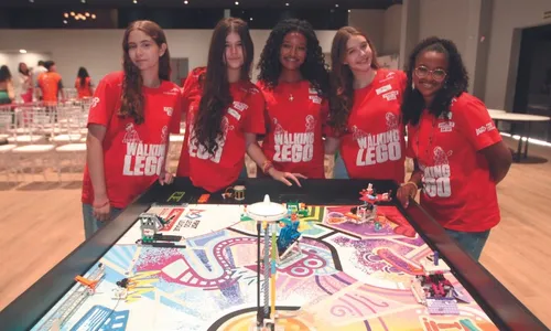 
          Imagem ilustrativa da imagem Meeting Tribuna de Educação: alunos de robótica encantam plateia
          