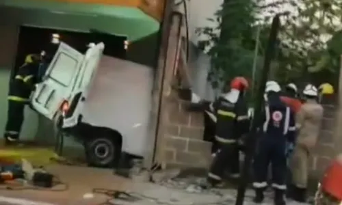 
          Imagem ilustrativa da imagem Morador de rua morre após ser atropelado enquanto dormia em Guarapari
          