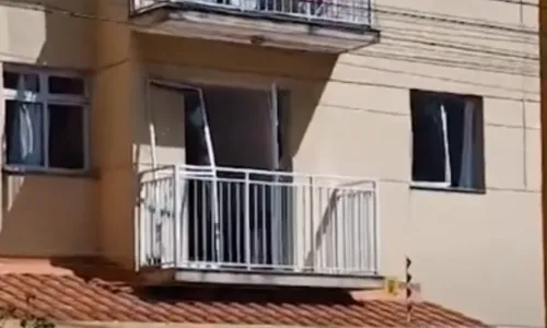 
          Imagem ilustrativa da imagem Moradora fica ferida após explosão de gás encanado na Serra
          