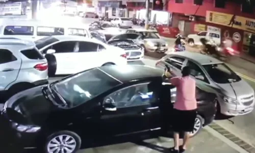 
          Imagem ilustrativa da imagem Motociclista morre e 2 ficam feridos em acidente em Guarapari
          