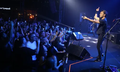 
          Imagem ilustrativa da imagem Músicas românticas foram diferencial do Double You, diz Willian Naraine
          