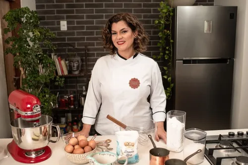
          Imagem ilustrativa da imagem Na Cozinha com Cecília Chaves mistura gastronomia, histórias e afetos
          