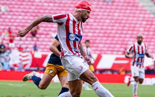 
          Imagem ilustrativa da imagem Náutico perde no tempo normal, mas supera Retrô nos pênaltis e pega Sport na final
          