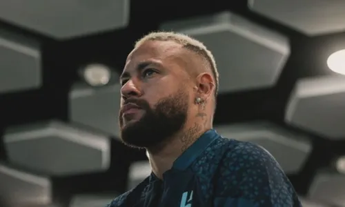 
          Imagem ilustrativa da imagem Neymar ironiza postagem elogiando Mbappé
          