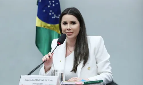 
          Imagem ilustrativa da imagem Nova presidente da CCJ quer fim da cota feminina na política
          