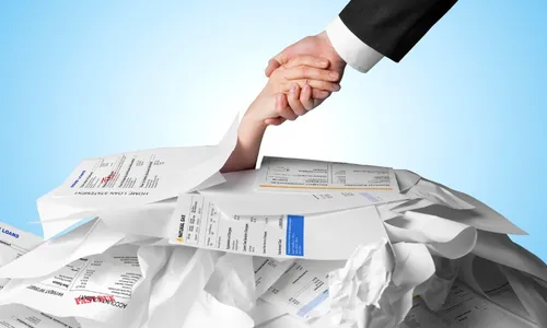 
          Imagem ilustrativa da imagem Novo programa reduz dívidas em 90% para evitar 60 mil falências no ES
          