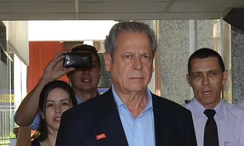 
          Imagem ilustrativa da imagem O velho “Dirceu” voltou à cena e é assediado para dar palpites
          