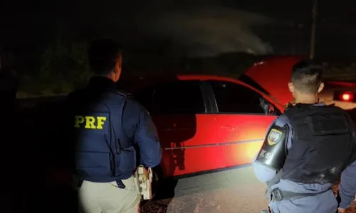 
          Imagem ilustrativa da imagem PRF recupera dois veículos em um intervalo de 10 minutos no ES
          