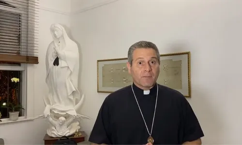 
          Imagem ilustrativa da imagem Padre detido por importunação sexual vai para prisão domiciliar
          