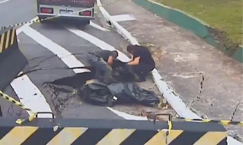 
          Imagem ilustrativa da imagem Pai que confessou ter matado a filha e escondido corpo em asfalto é morto
          