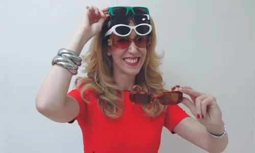 
          Imagem ilustrativa da imagem Paixão que já rende três mil óculos. Conheça o acervo de colecionadora
          