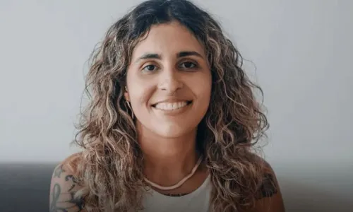 
          Imagem ilustrativa da imagem Pernambucana é primeira pessoa intersexo a retificar registro de nascimento no País
          