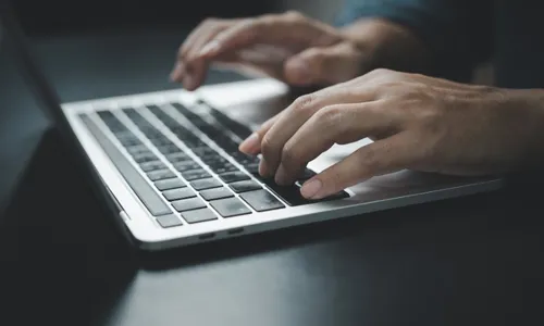 
          Imagem ilustrativa da imagem Pesquisa revela dificuldade de idosos com tecnologia no trabalho
          