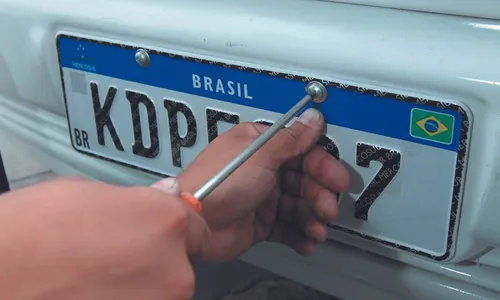 
          Imagem ilustrativa da imagem Placas de veículos podem voltar a ter dados de município e estado
          