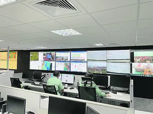 
          Imagem ilustrativa da imagem Plásticos viram produto que impede a emissão de poeira em Vitória
          