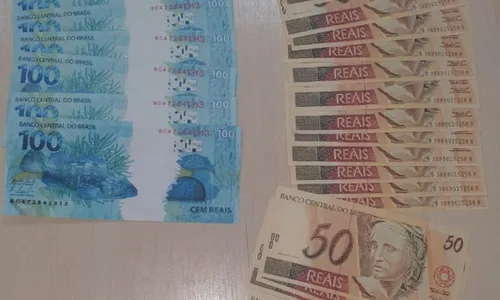
          Imagem ilustrativa da imagem Polícia Federal prende homem com R$2 mil em cédulas falsas na Serra
          