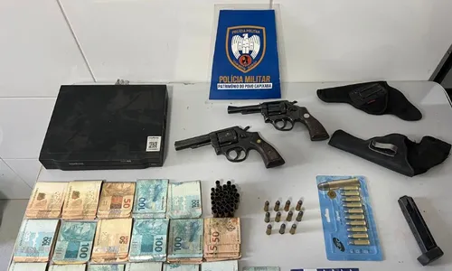 
          Imagem ilustrativa da imagem Polícia apreende armas e R$ 17 mil em casa de suspeito no Norte do ES
          