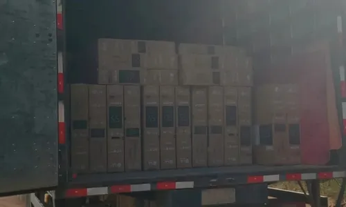 
          Imagem ilustrativa da imagem Polícia prende suspeito de planejar roubo de carga de televisões na Serra
          