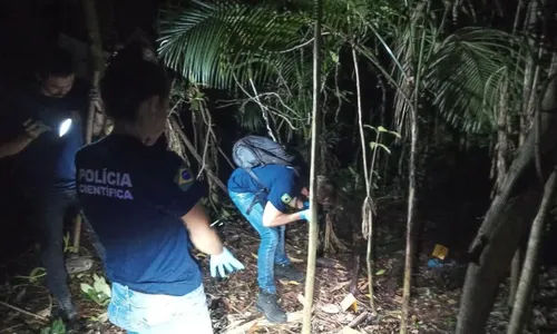 
          Imagem ilustrativa da imagem Polícia prende suspeitos de matar e esconder corpo de criança em uma mala em SC
          