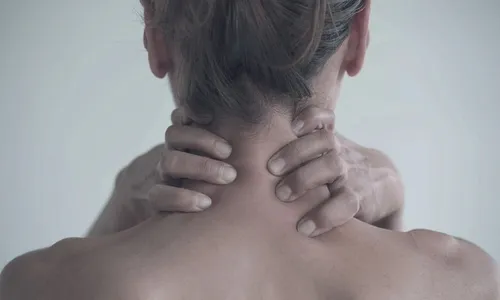 
          Imagem ilustrativa da imagem Prioridade em fila de banco para quem sofre de fibromialgia
          