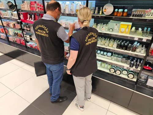 
          Imagem ilustrativa da imagem Procon encontra variação de 307% no preço de um mesmo presente para o Dia das Mães
          