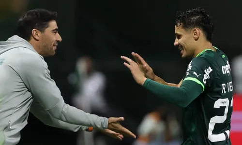 
          Imagem ilustrativa da imagem Raphael Veiga admite mau momento no Palmeiras e parabeniza Luís Guilherme por gol
          