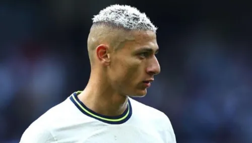 
          Imagem ilustrativa da imagem Richarlison faz desabafo e diz que 'tudo desabou' após Copa do Mundo
          