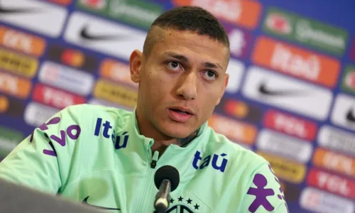 
          Imagem ilustrativa da imagem Richarlison revela que estava 'no fundo do poço' e celebra psicóloga na seleção
          