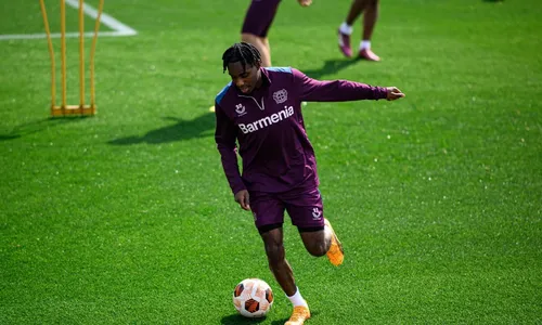 
          Imagem ilustrativa da imagem Roma e Bayer Leverkusen buscam vaga na final na tela da TV Tribuna/SBT
          