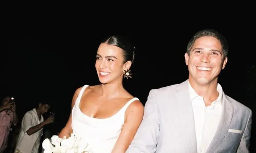 
          Imagem ilustrativa da imagem Rômulo Arantes se casa com Mari Saad e recebe felicitações de Cleo, sua ex
          