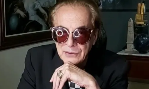 
          Imagem ilustrativa da imagem Ronaldo Ésper fala após ter casa invadida: 'Me agrediram. Fui nocauteado'
          