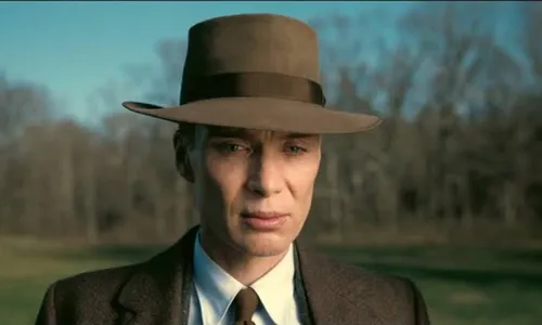 
          Imagem ilustrativa da imagem Saiba qual o cachê milionário que Christopher Nolan faturou com 'Oppenheimer'
          