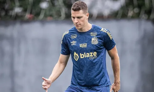 
          Imagem ilustrativa da imagem Santos vai em busca de embalo no primeiro jogo como visitante na Série B
          