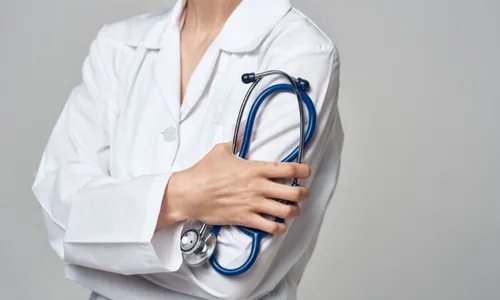 
          Imagem ilustrativa da imagem Serra abre processo seletivo para contratar 31 médicos
          