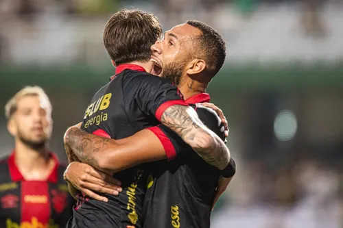 
          Imagem ilustrativa da imagem Sport derrota Coritiba, mantém 100% de aproveitamento e dorme na liderança
          