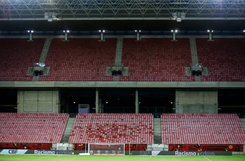 
          Imagem ilustrativa da imagem Sport tem pena reduzida pelo STJD e encara Ceará nesta quarta com torcida na Arena
          