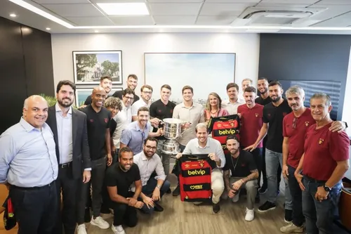 
          Imagem ilustrativa da imagem Sport vira parceiro da Prefeitura do Recife na moeda social Capiba
          