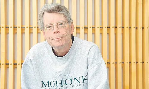 
          Imagem ilustrativa da imagem Sucesso de Stephen King tem mudanças
          