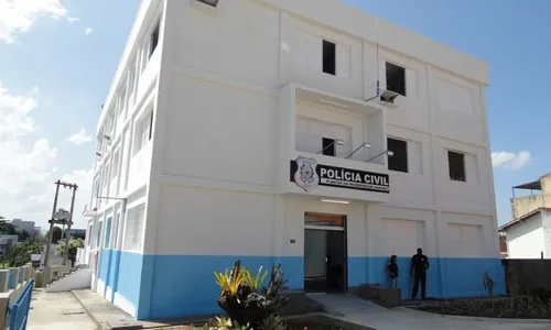 
          Imagem ilustrativa da imagem Suspeito de tentar matar ex-mulher a facadas em Aracruz é preso na Serra
          