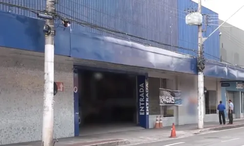 
          Imagem ilustrativa da imagem Suspeito é preso após roubar torta capixaba e bombom de supermercado em Vitória
          