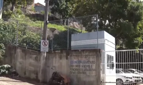 
          Imagem ilustrativa da imagem Suspeito tenta invadir Sedu para fugir da polícia e é baleado em Vitória
          